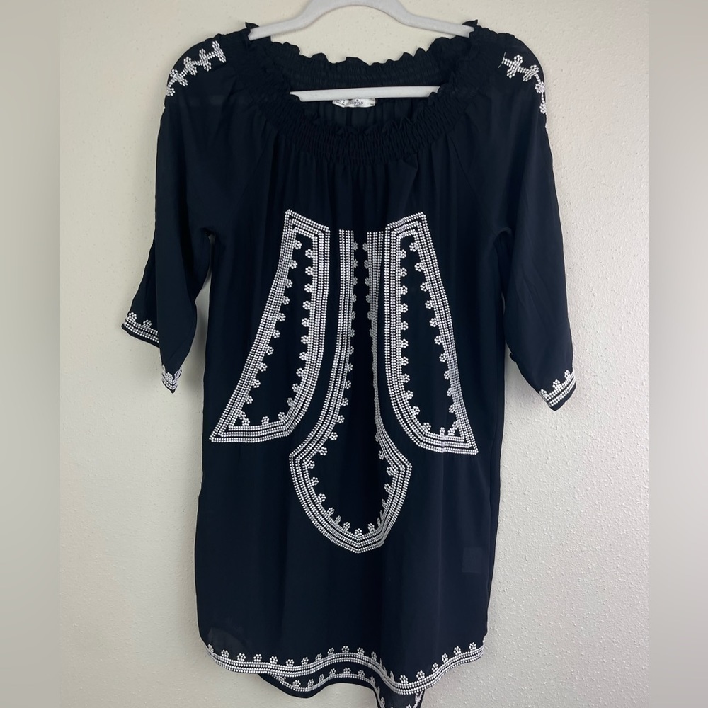 Grifflin Paris Off‎ the Shoulder Sheer Dress Size Small (D1-10)